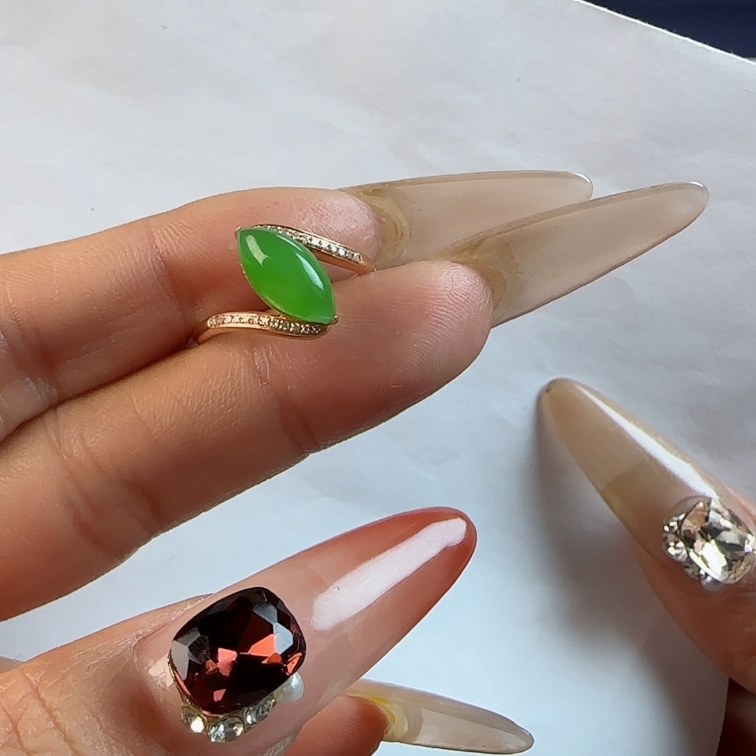 和田玉戒指18K金镶嵌