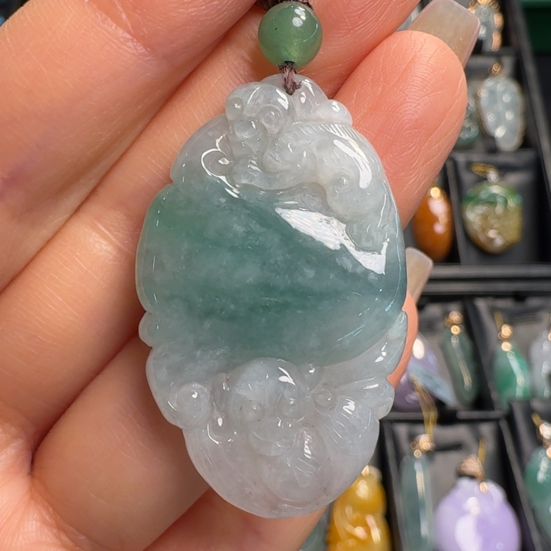 翡翠未镶嵌颈饰生肖猴