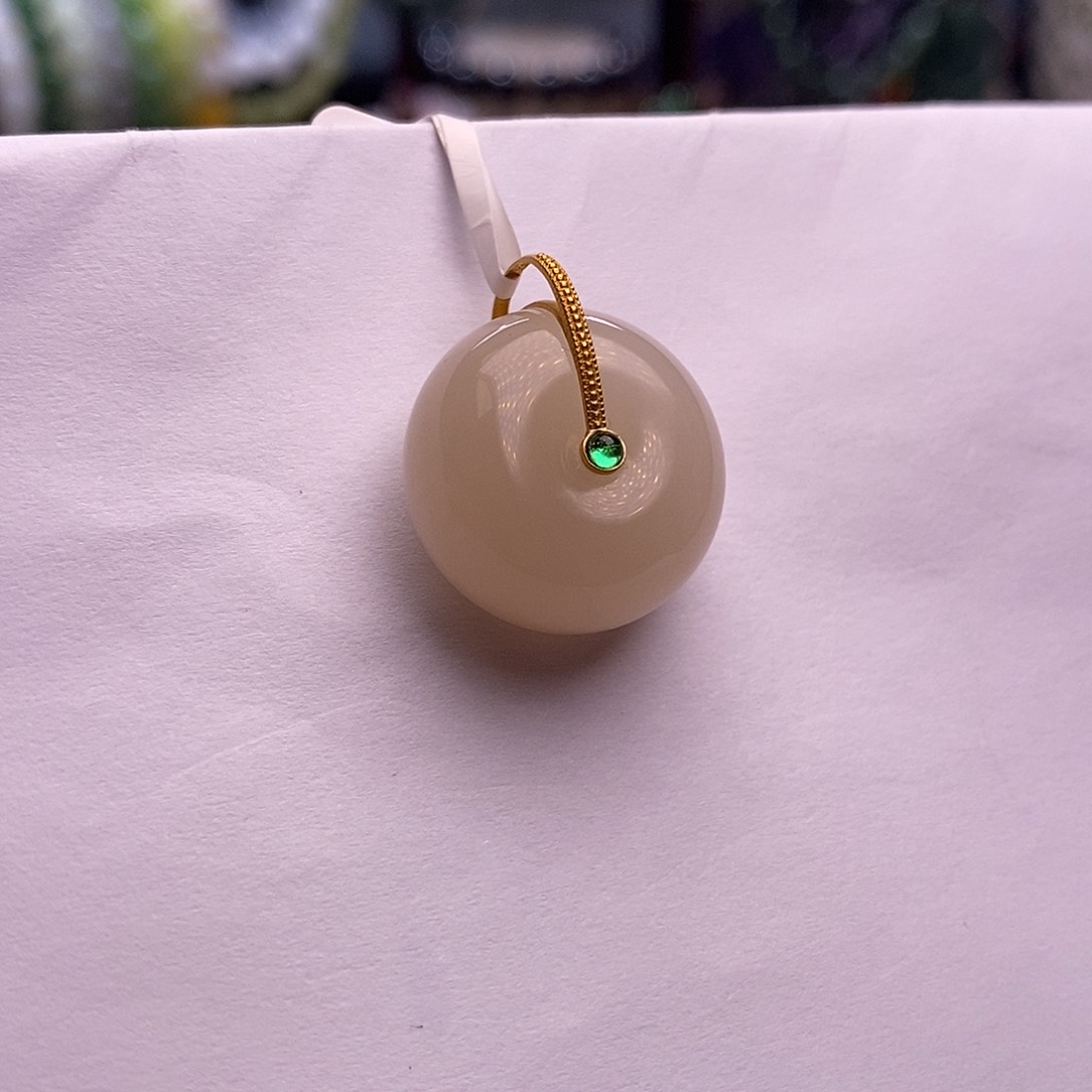 和田玉未镶嵌颈饰收藏级藕粉脂膏级老矿料高冰红粉金镶平安扣