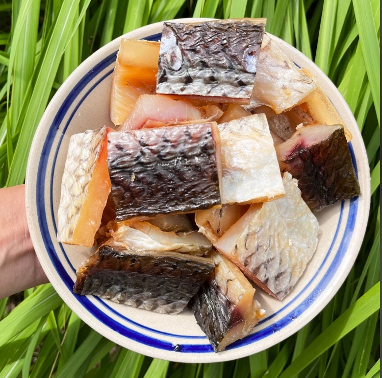 青鱼(选鱼部位)、鱼背肉、鱼肚、半干半湿泡水4-8小时再做 部位可选