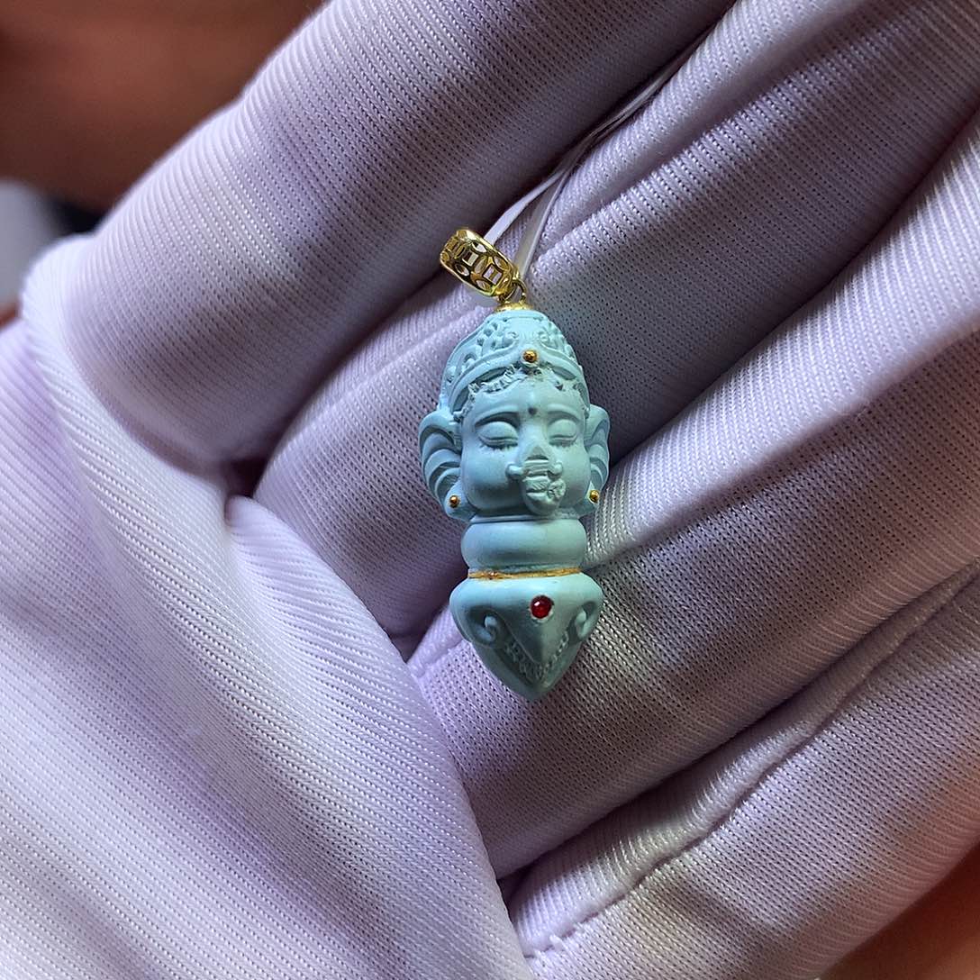 绿松石18K金镶嵌挂件