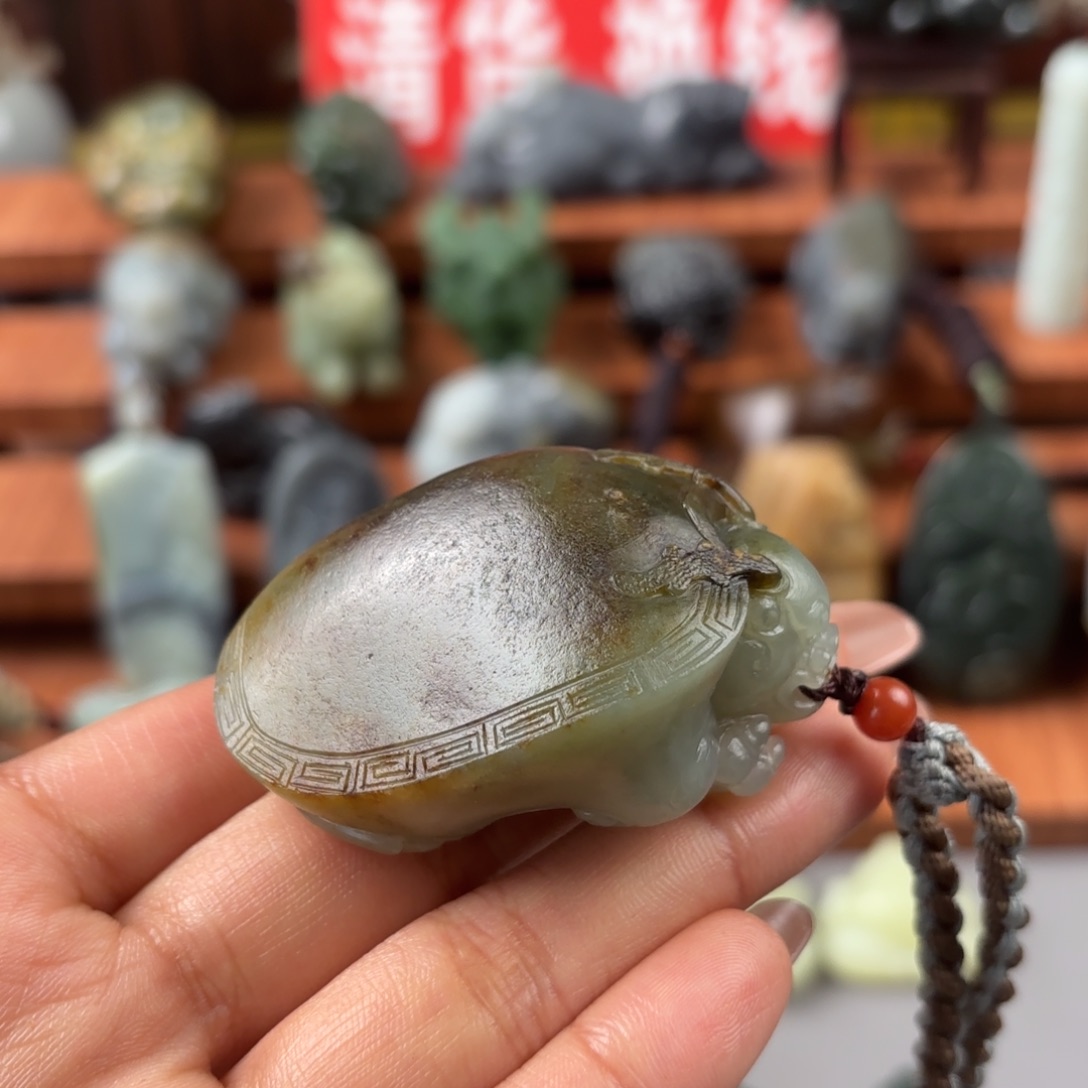 椰***酥和田玉未镶嵌颈饰