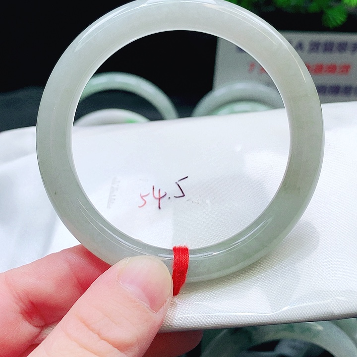 翡翠未镶嵌手镯122