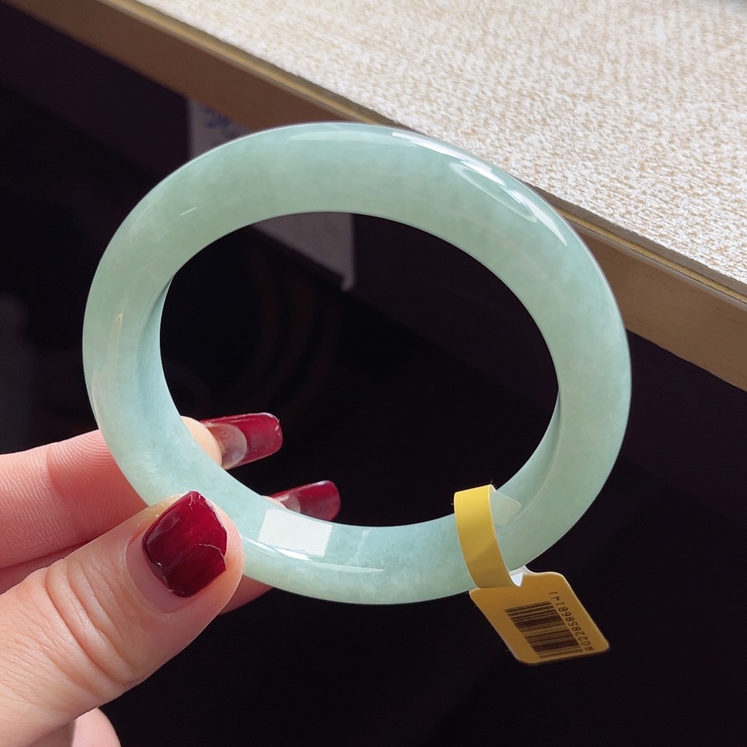 翡翠手镯未镶嵌手镯