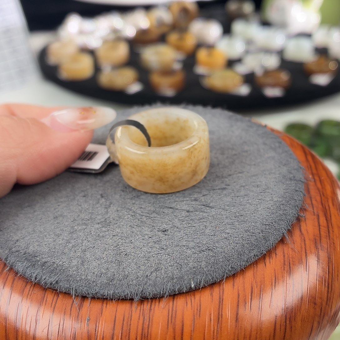 和田玉未镶嵌戒指S152草花圆切16.2