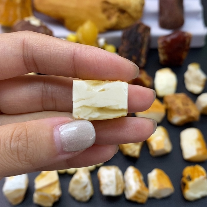 定制琥珀未镶嵌蜜蜡