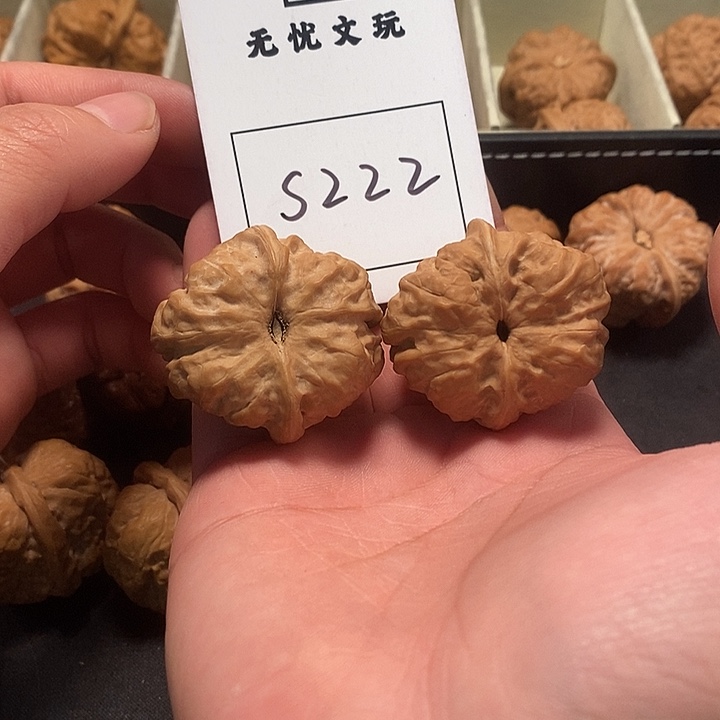 文玩核桃吊坠奔***牛