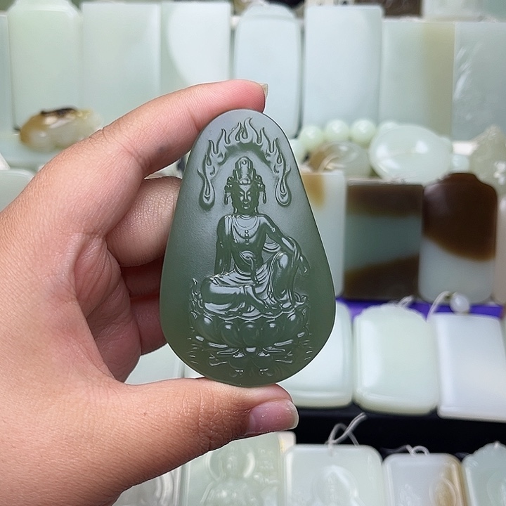 颈饰未镶嵌和田玉