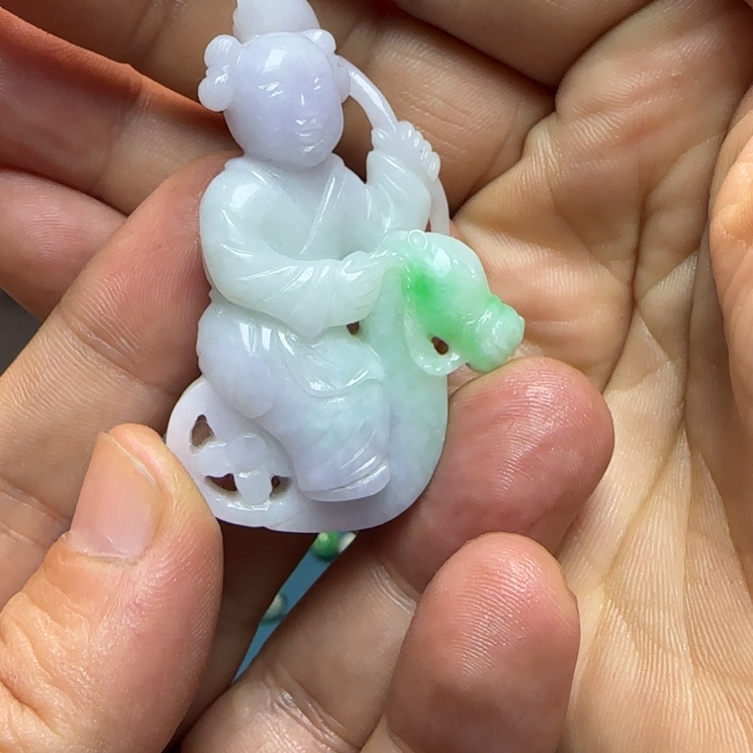翡翠颈饰未镶嵌江***猫