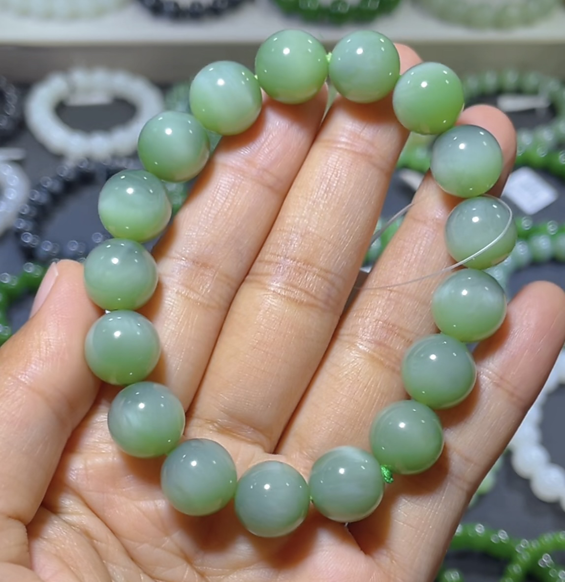 大漏！！天然和田玉俄罗斯碧玉粉青猫眼圆珠手串无暇手串约12mm