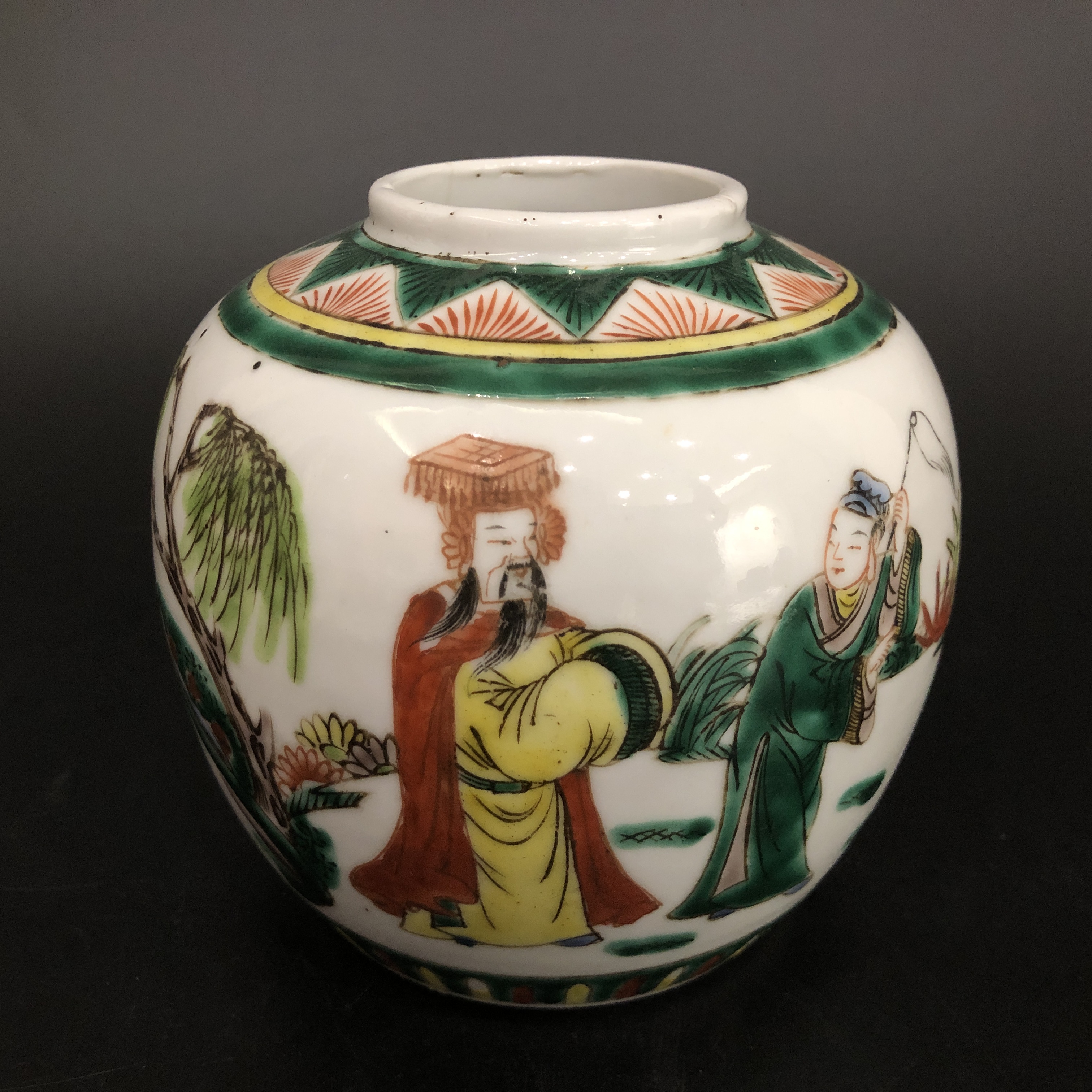 A02024 民国五彩人物故事纹罐 高11.2cm