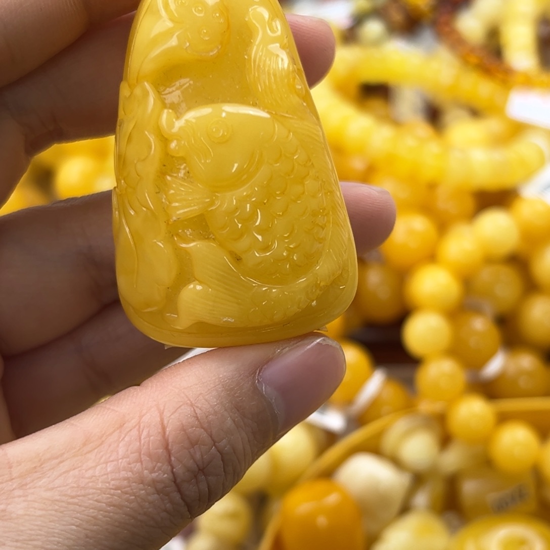 琥珀珠宝奇石未镶嵌