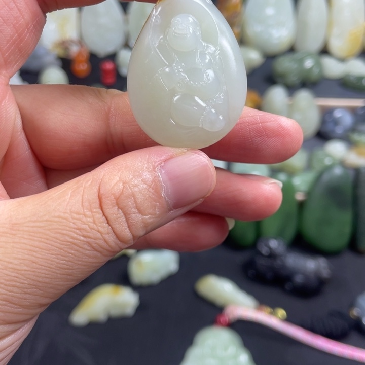 和田玉未镶嵌颈饰