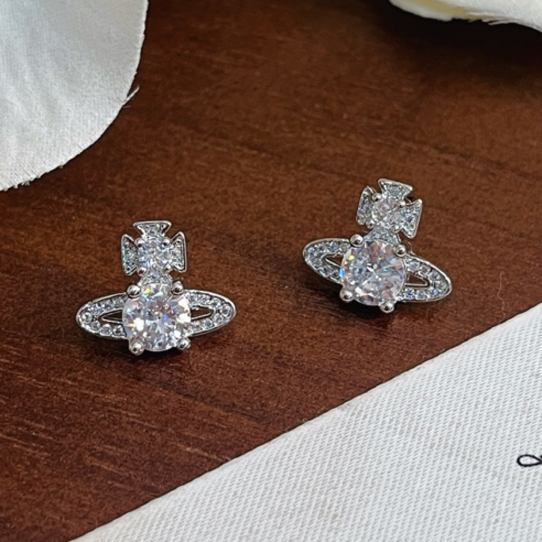 铜合金耳饰 高级感锆石土星气质百搭耳钉时尚简约精致个性耳饰