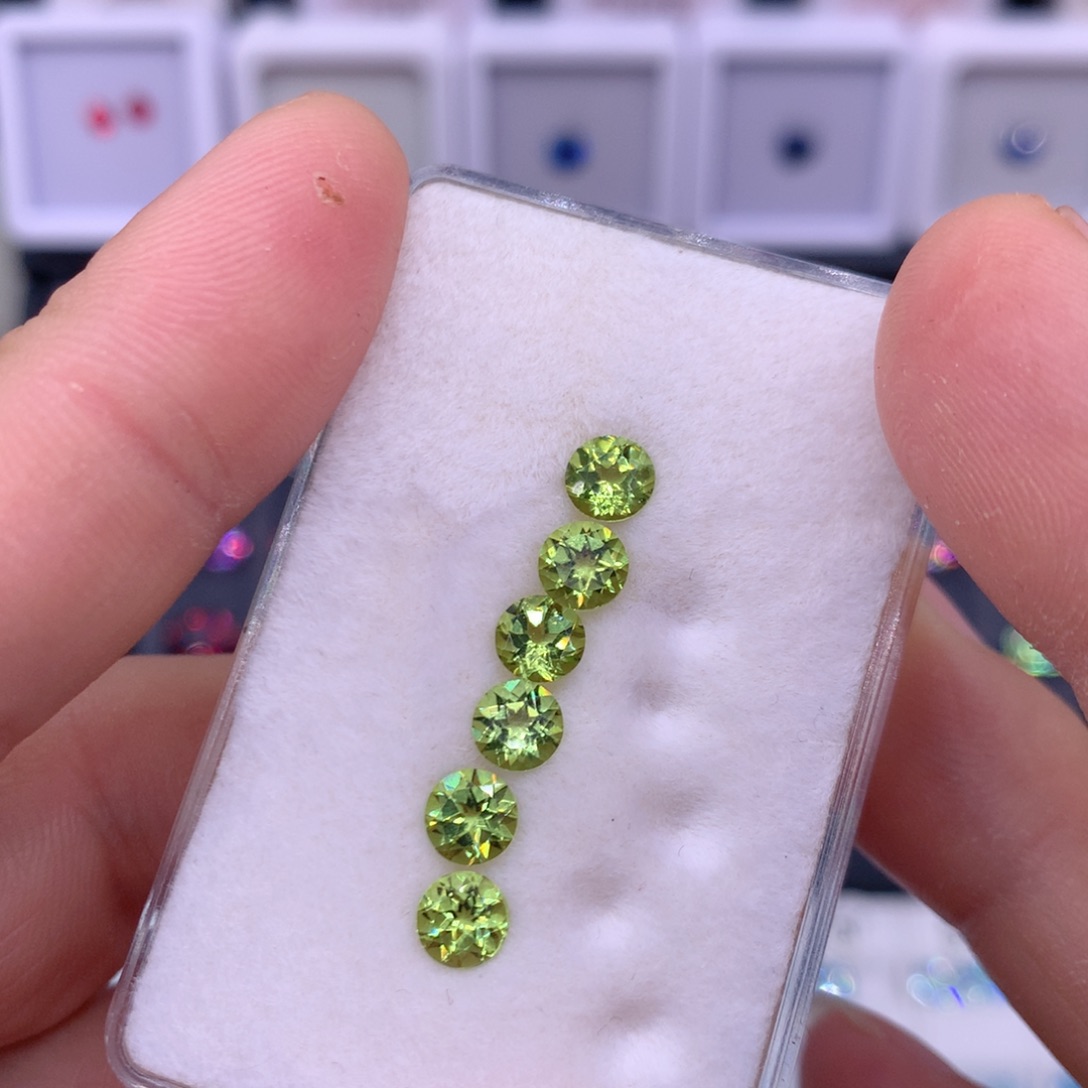 6颗圆5裸石橄榄石银S925镶嵌