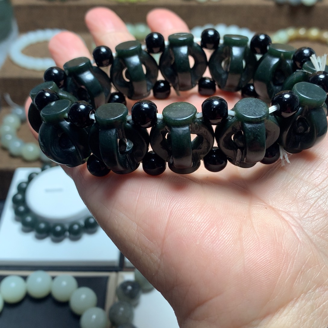 和田玉未镶嵌手链