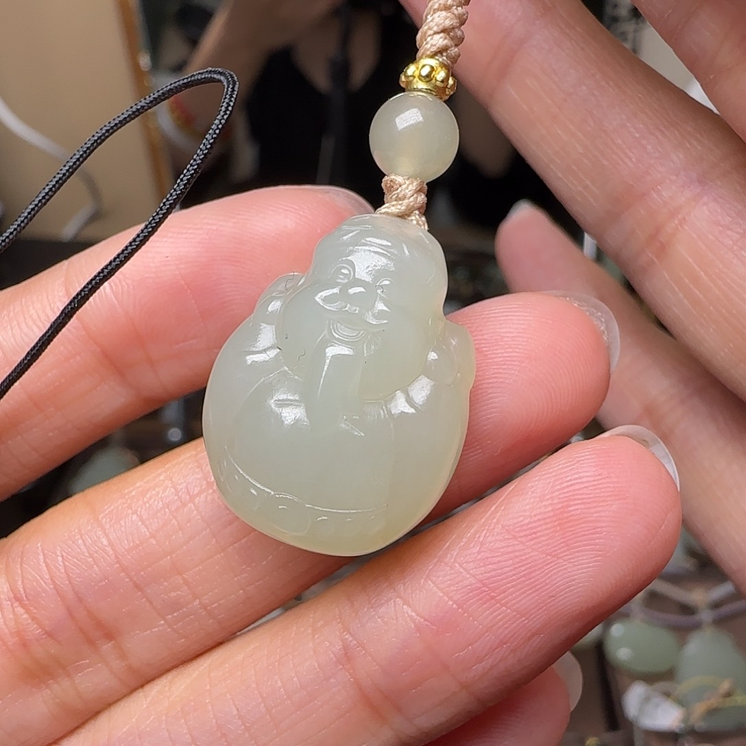 和田玉颈饰未镶嵌