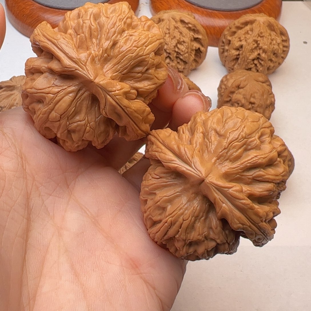 文玩核桃吊坠红锦鲤47