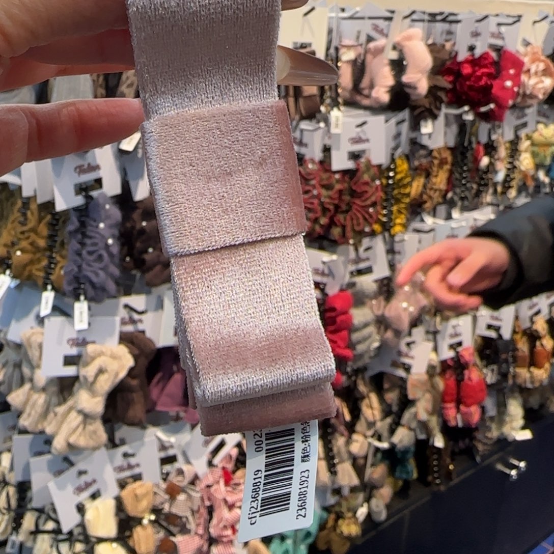 布艺铁合金粉色蝴蝶结，香蕉夹