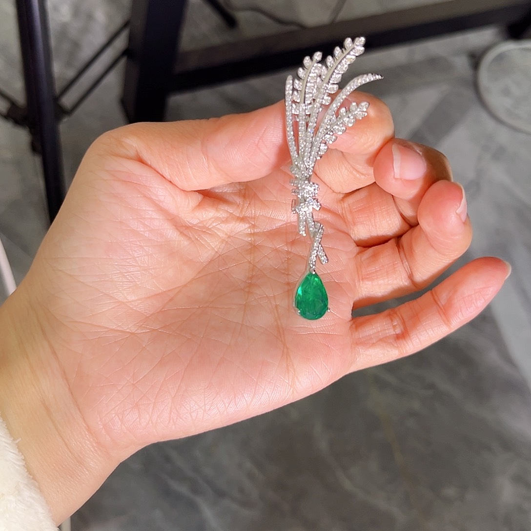 银S925镶嵌胸针祖母绿两戴款