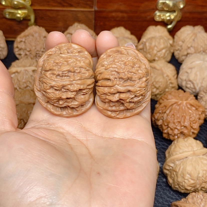 【闪购商品】文玩核桃吊坠待***！四座楼42