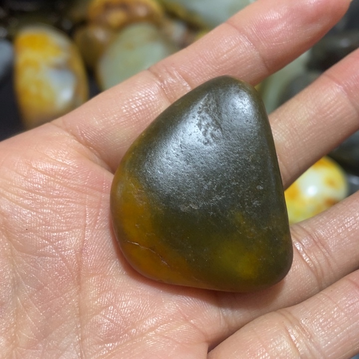 颈饰未镶嵌和田玉（糖玉）18