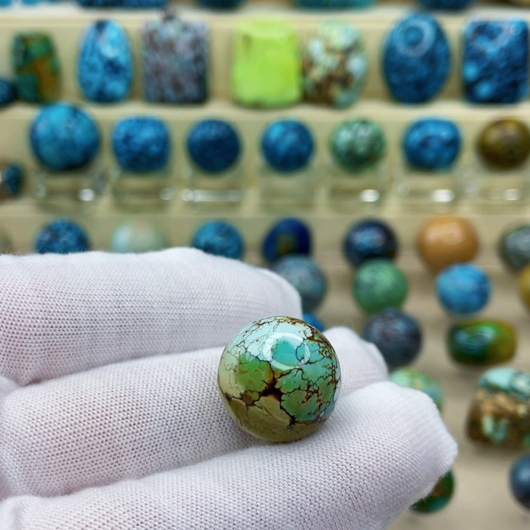 未镶嵌绿松石颈饰