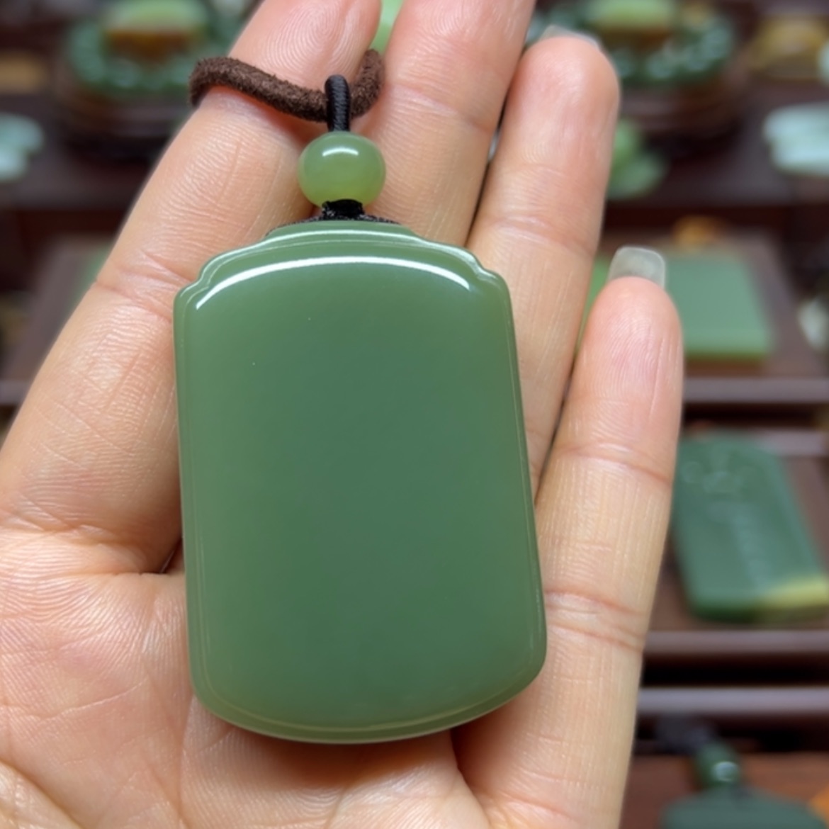 【闪购商品】颈饰未镶嵌岫岩老玉（透闪石质玉）单****❉平安牌