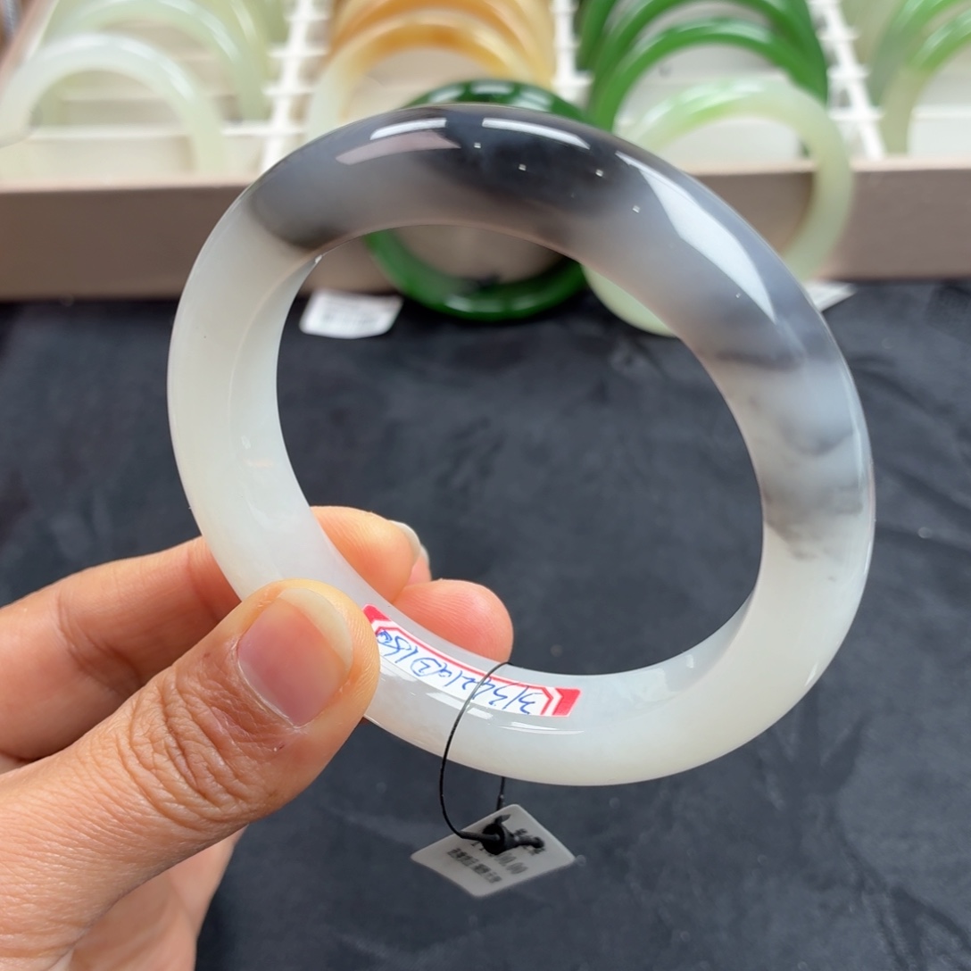 和田玉未镶嵌手镯半山水56