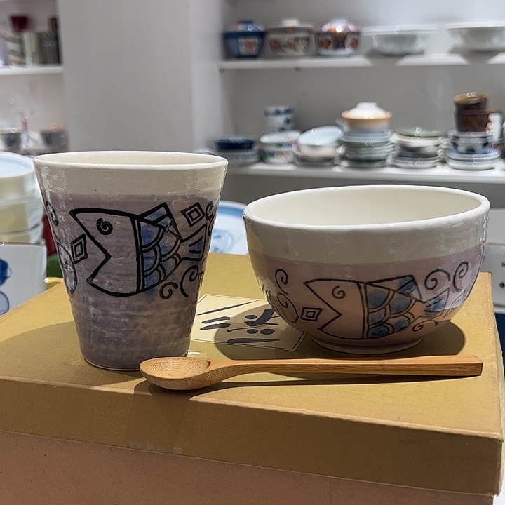 @***常瓷一杯一碗一小勺子手绘小鱼结晶紫色