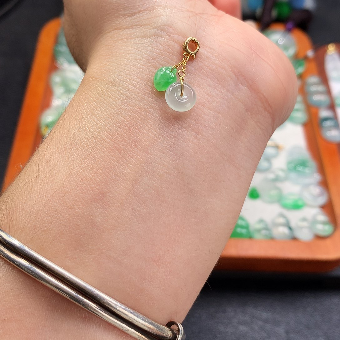 吊坠(不含链)未镶嵌翡翠滴溜