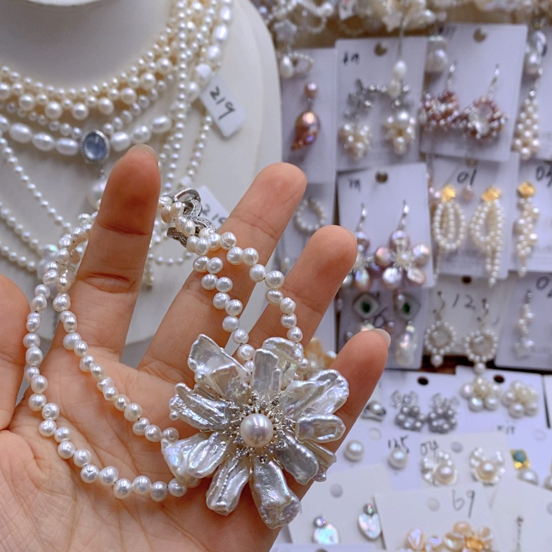 淡水珍珠银S925镶嵌颈饰关****?