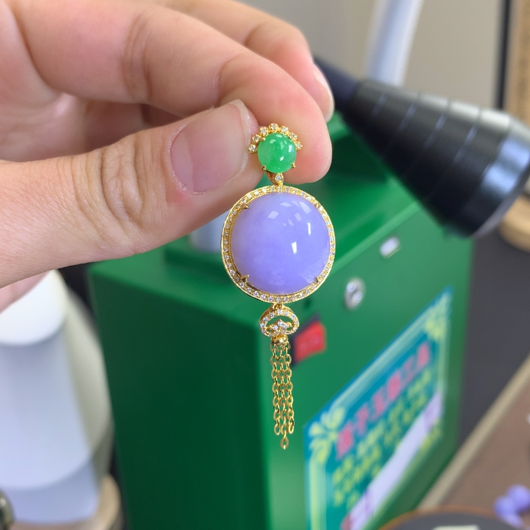 翡翠颈饰18K金镶嵌翡翠