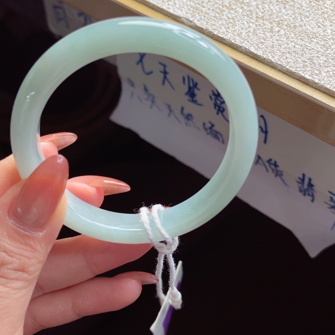 翡翠未镶嵌手镯手镯