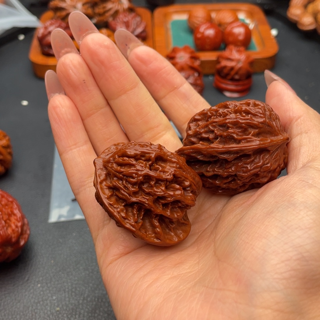 文玩核桃把件盘龙纹