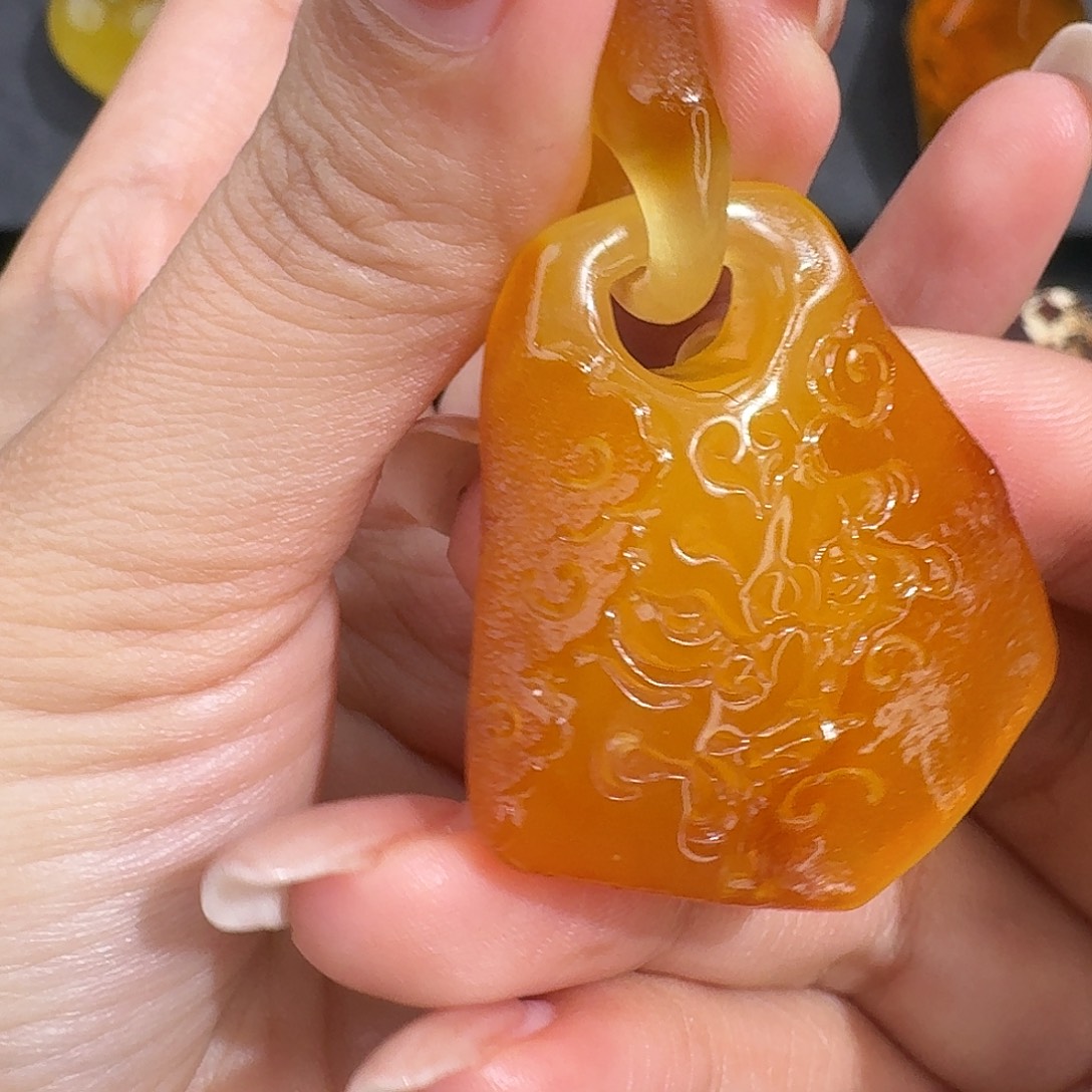 一***悔琥珀未镶嵌裸石我