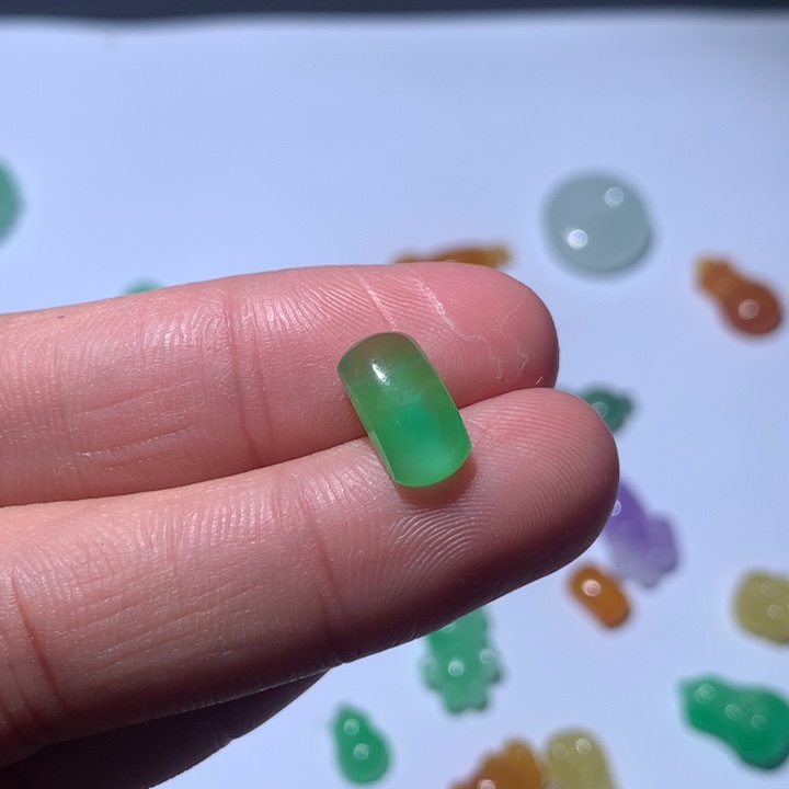 晴***读翡翠未镶嵌颈饰戒托