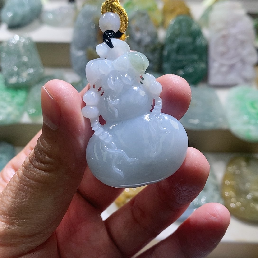 【闪购商品】翡翠颈饰未镶嵌葫芦