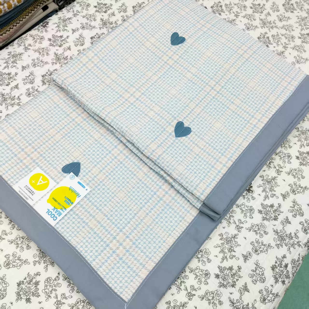 小冰柠【包边床盖】<千鸟蓝格爱心>90X220cm<±5cm>多功能柔软