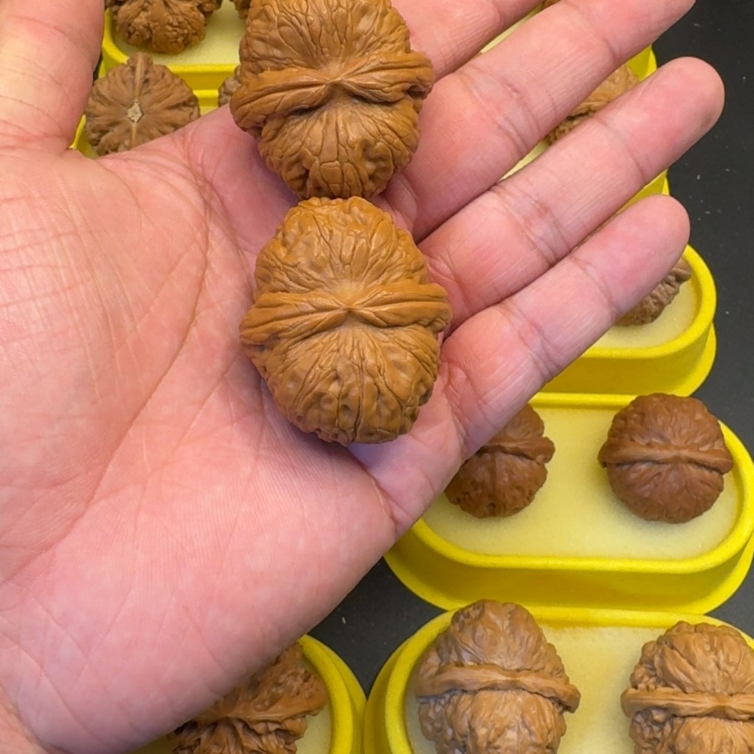 文玩核桃吊坠王*生元宝