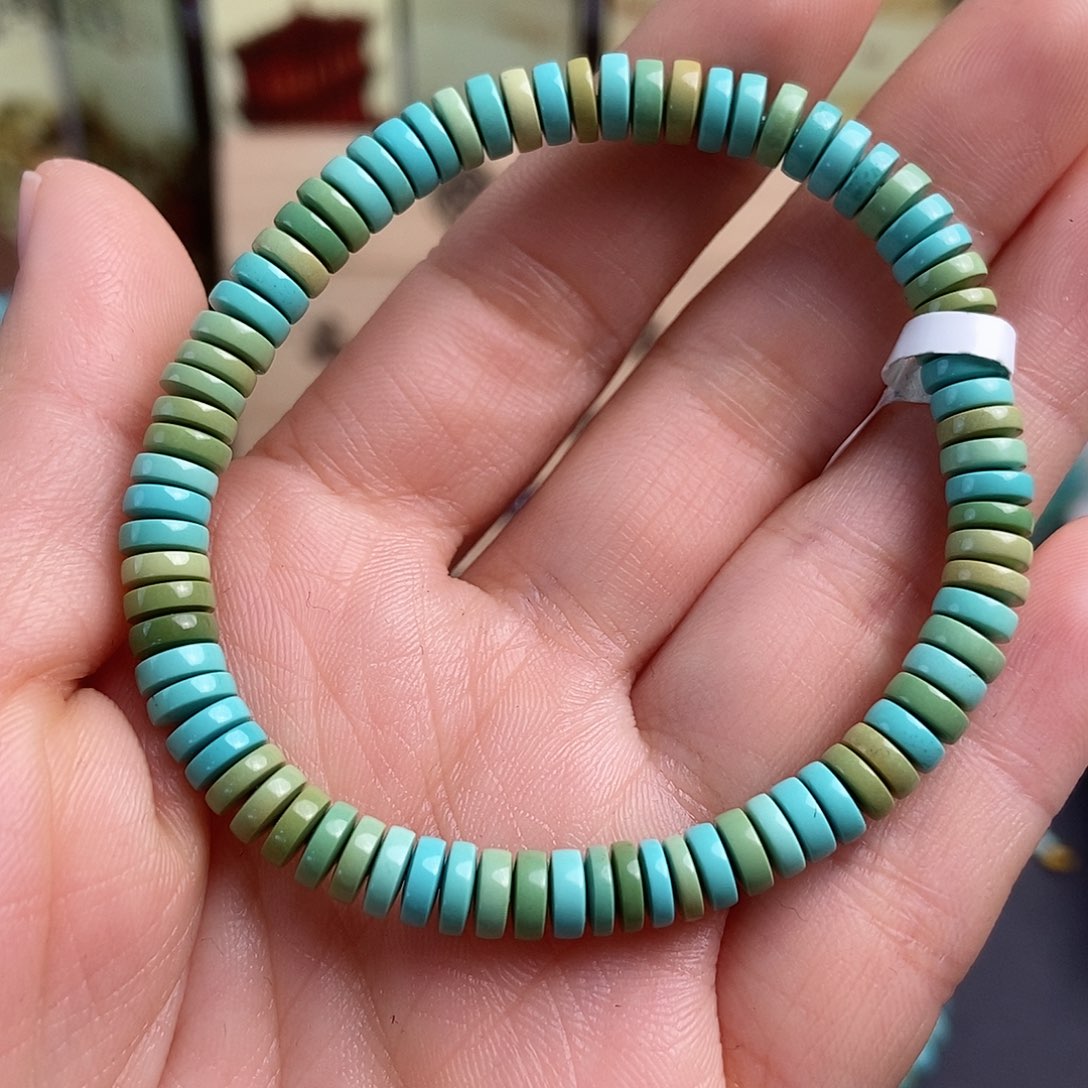 绿松石配饰未镶嵌