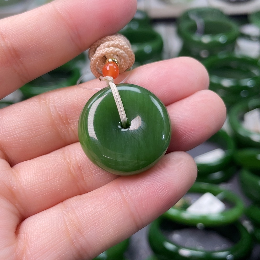 和田玉（碧玉）未镶嵌颈饰美*多