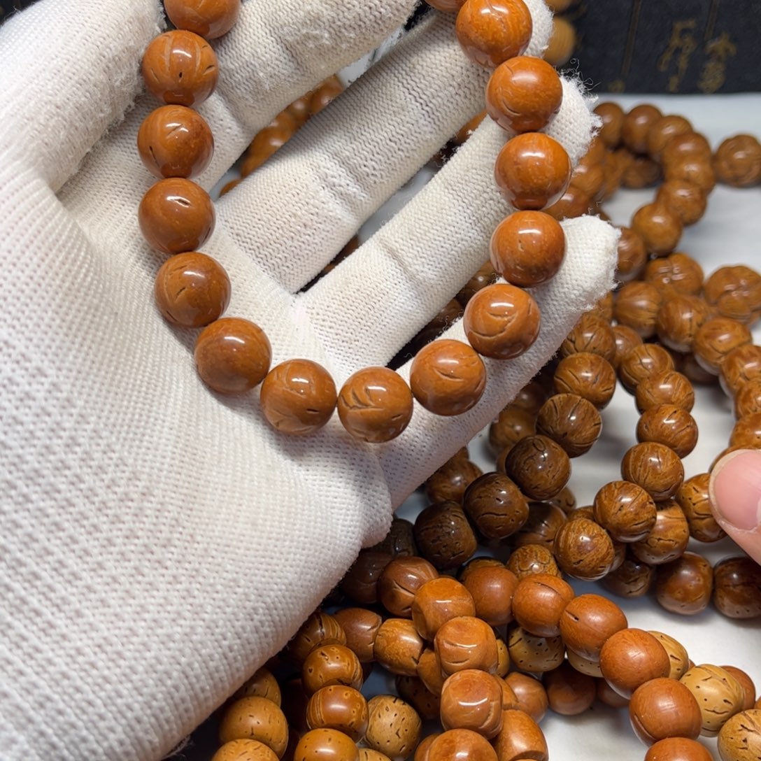 龙纹桃核圆珠，尺寸12.8