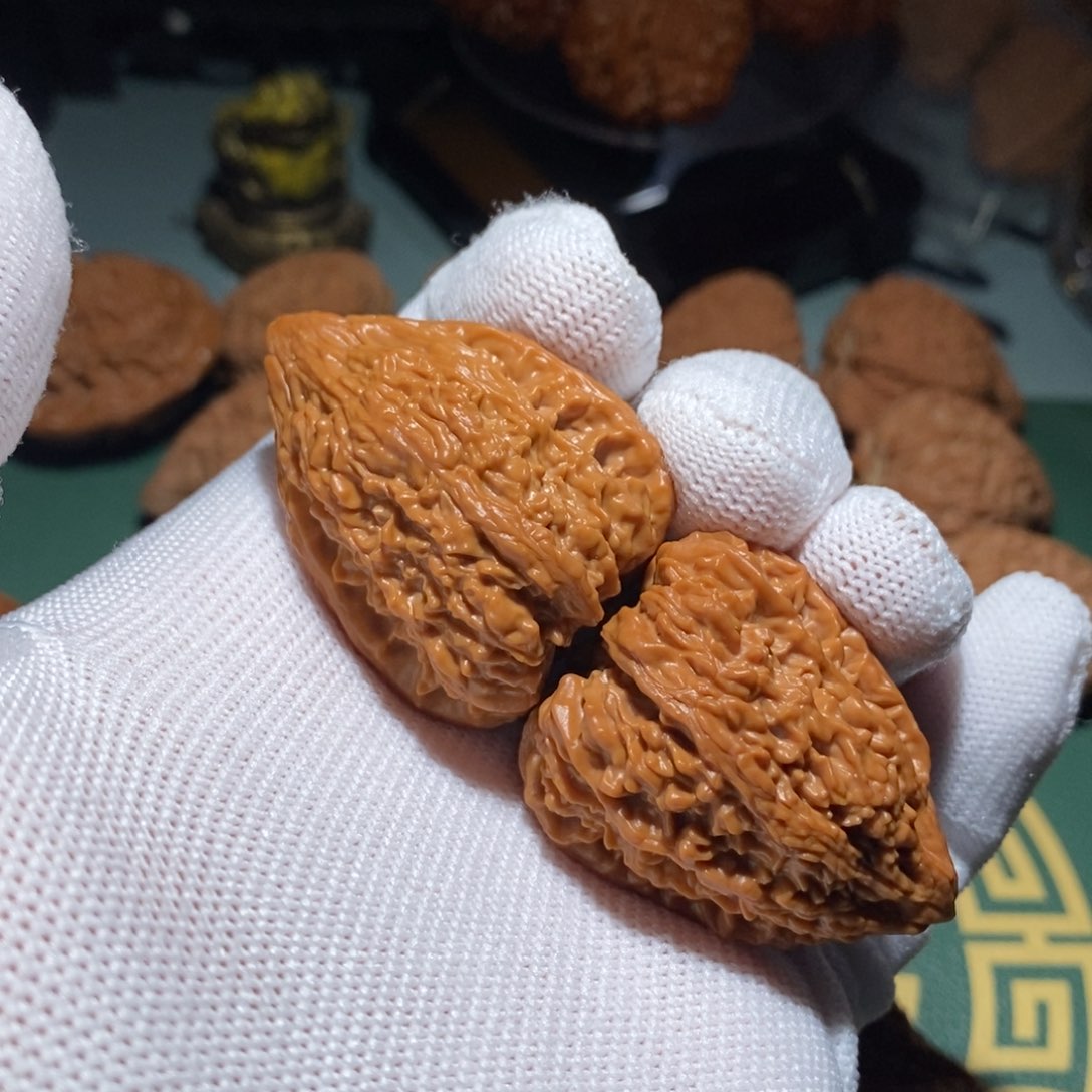 文玩核桃吊坠塔尖