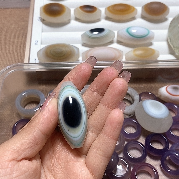 玛瑙/玉髓未镶嵌颈饰