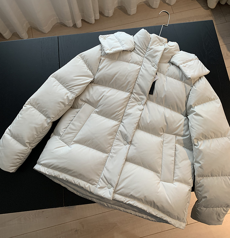 五格90鸭绒2025秋冬三防面料加厚超保暖女可脱卸连帽羽绒服外套