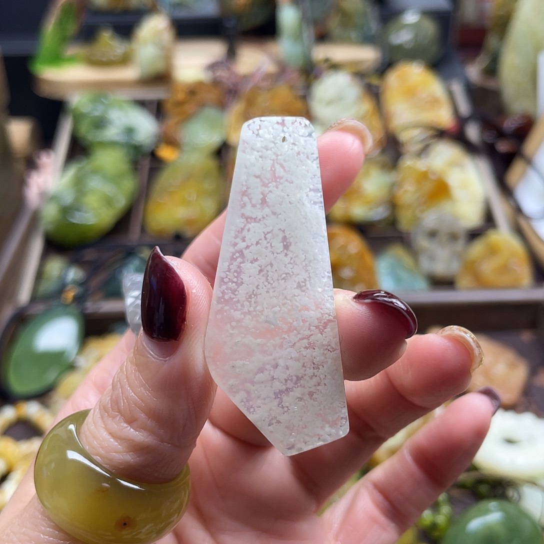 蛇纹石玉颈饰未镶嵌天青冻雪花棉挂坠