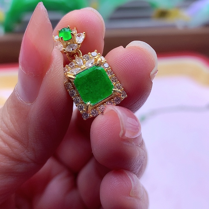 翡翠颈饰银S925镶嵌翡翠