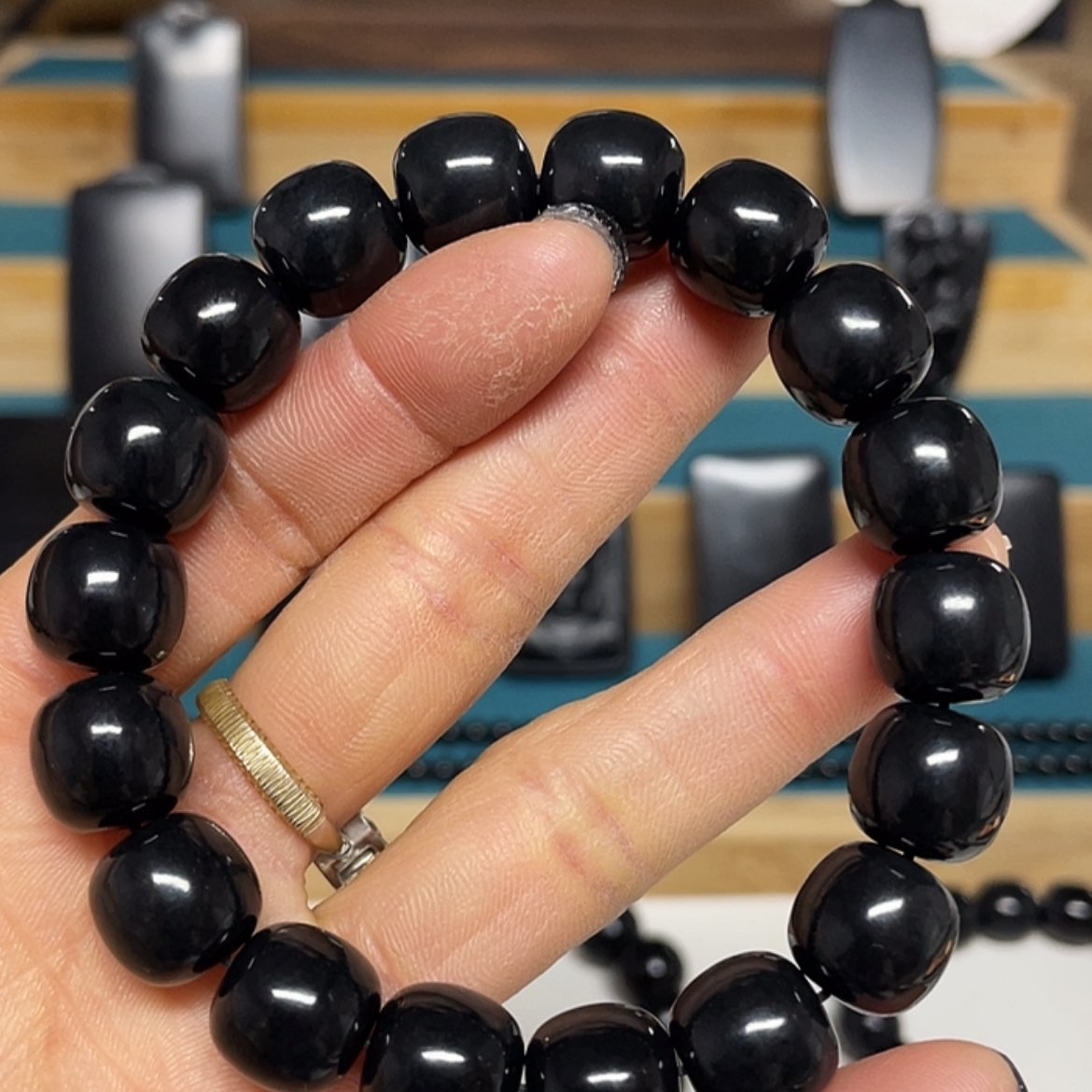 【闪购商品】和田玉（墨玉）手串未镶嵌羊脂级卡12老型