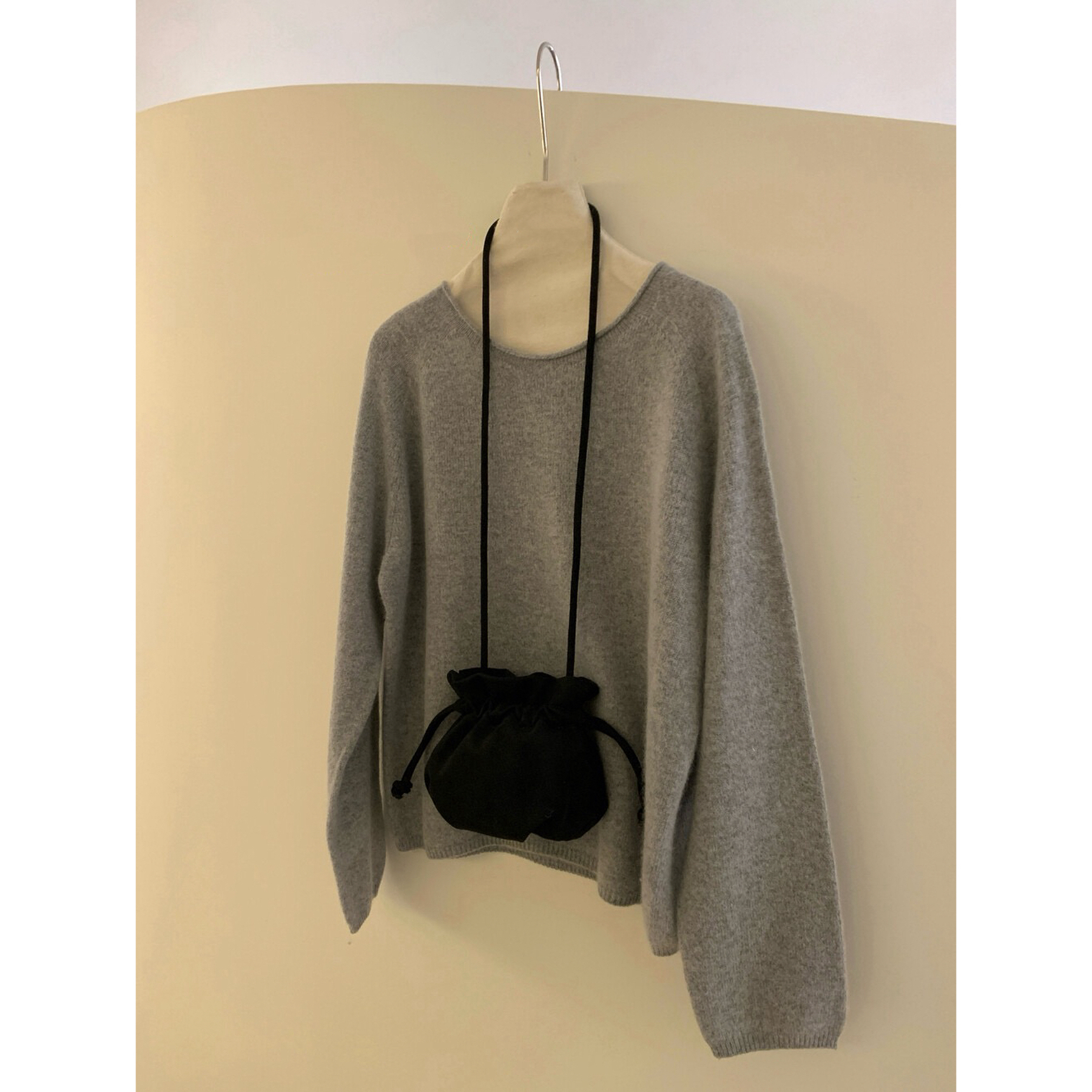 两颗桃 “软糯亲肤”韩系宽松圆领加厚毛衣